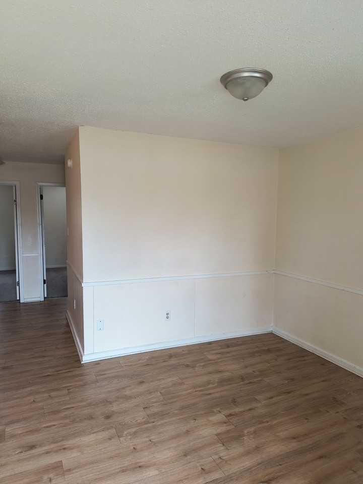 Crestwood Apartments - Photo 2 of 30