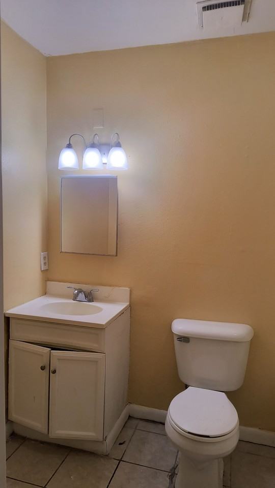 808 West Barraque Street - Photo 4 of 4