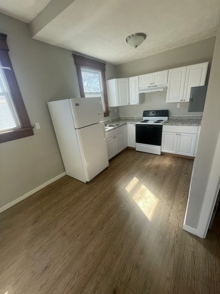 623 Woodward Street - Photo 2 of 7