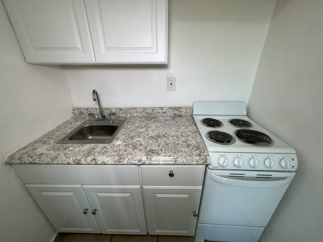 420 NW 10TH ST LLC - Photo 2 of 50