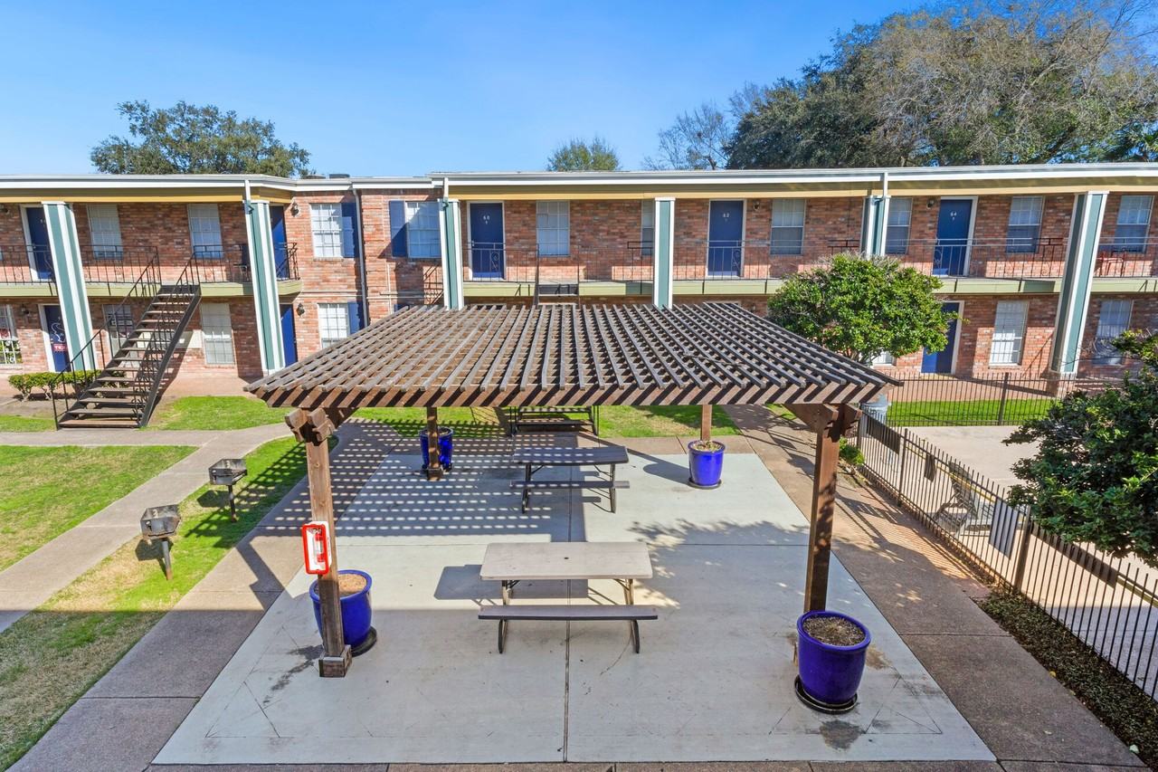 La Carmona - Photo 6 of 24