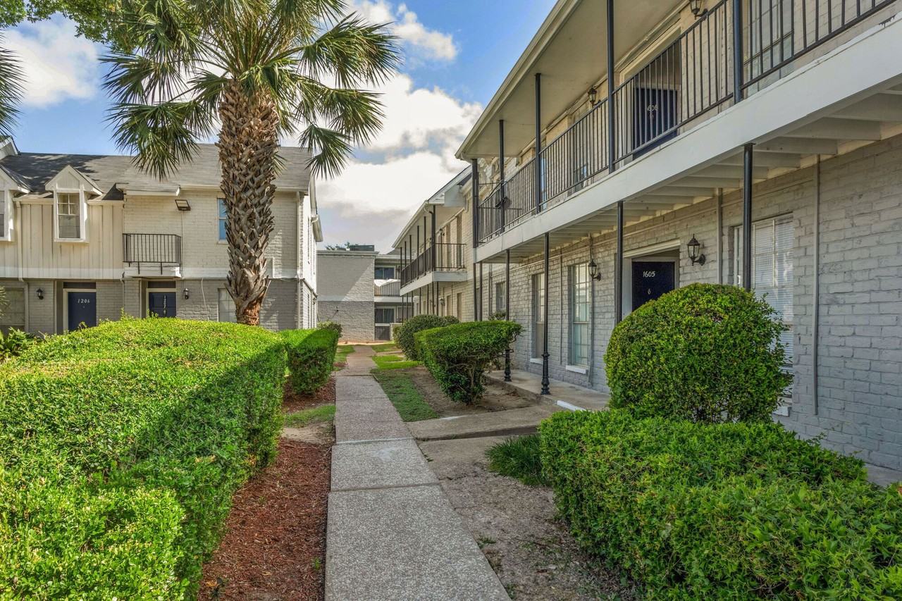 Costa Verde - Photo 6 of 43