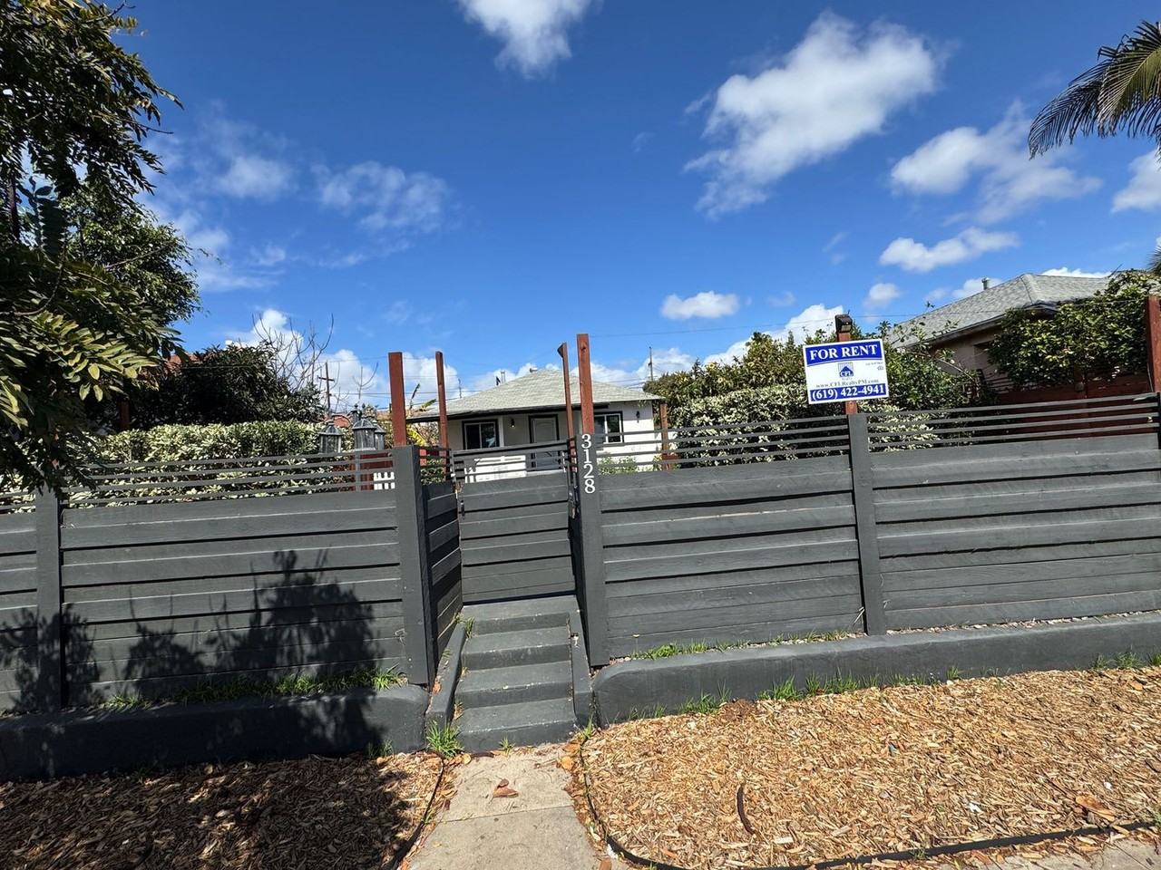 3128 Newton Ave - Photo 2 of 14