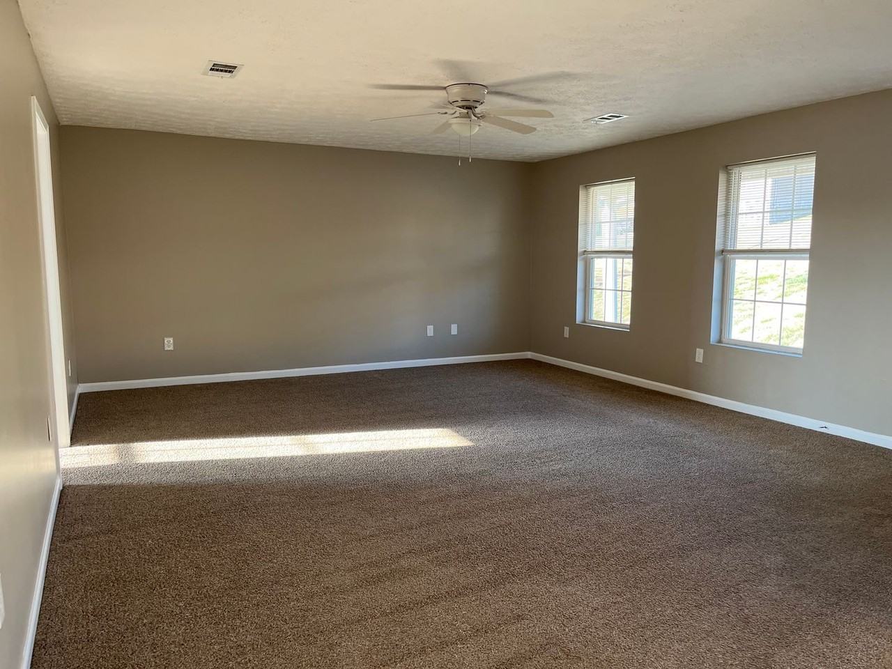 2011 Jonathon Dr - Photo 2 of 12