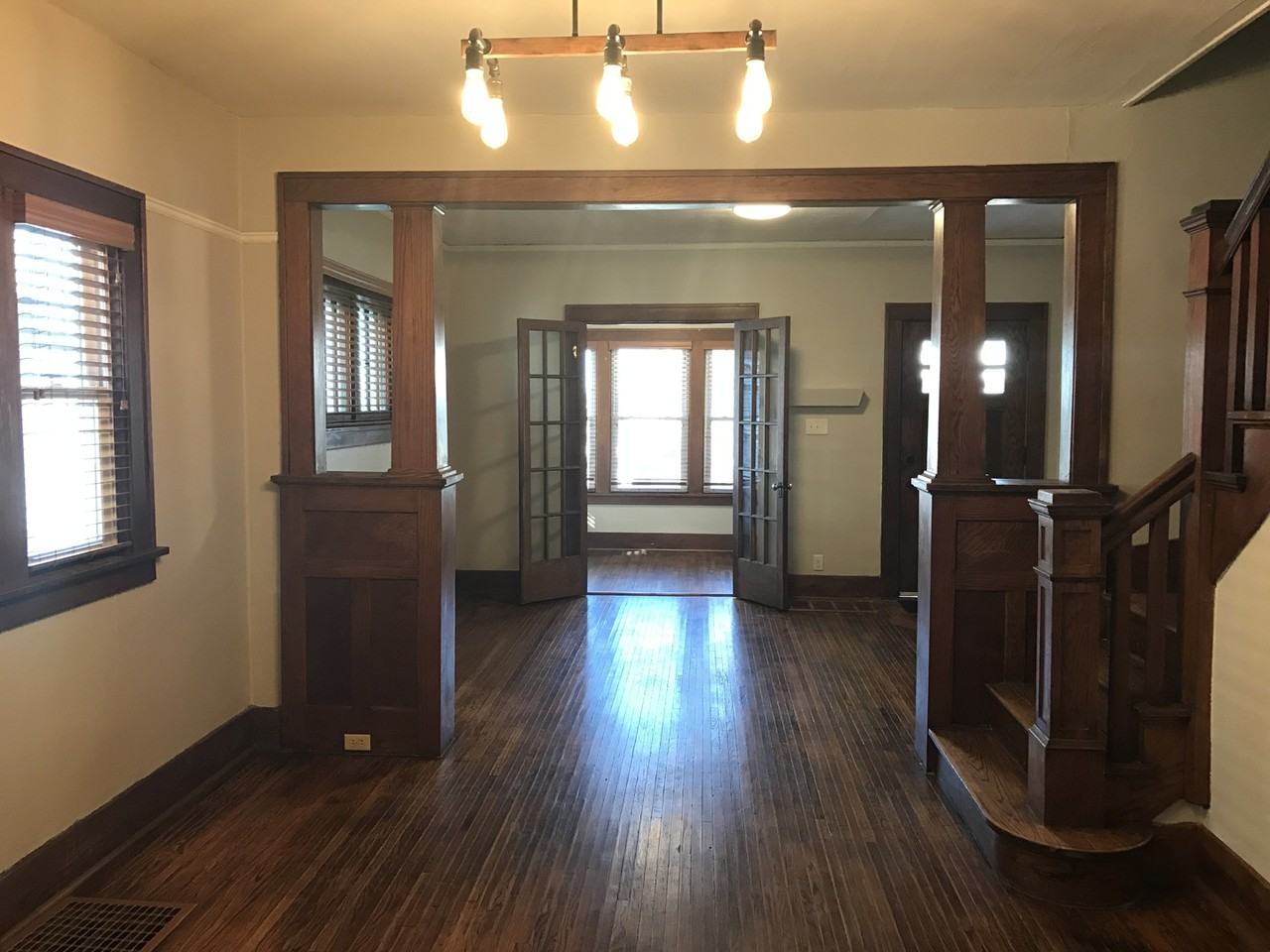 223 N Spring Ave - Photo 3 of 15