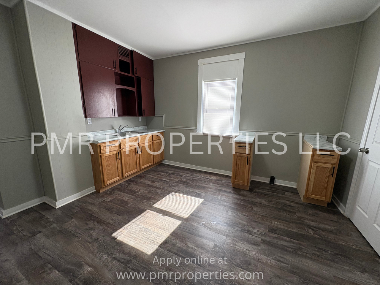 832 Warsaw Ave - Photo 3 of 7