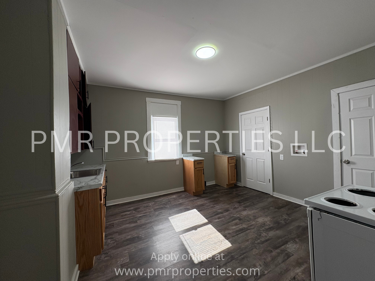 832 Warsaw Ave - Photo 4 of 7