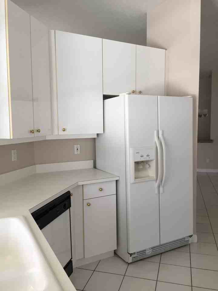 557 Sw New Castle Cv - Photo 3 of 17