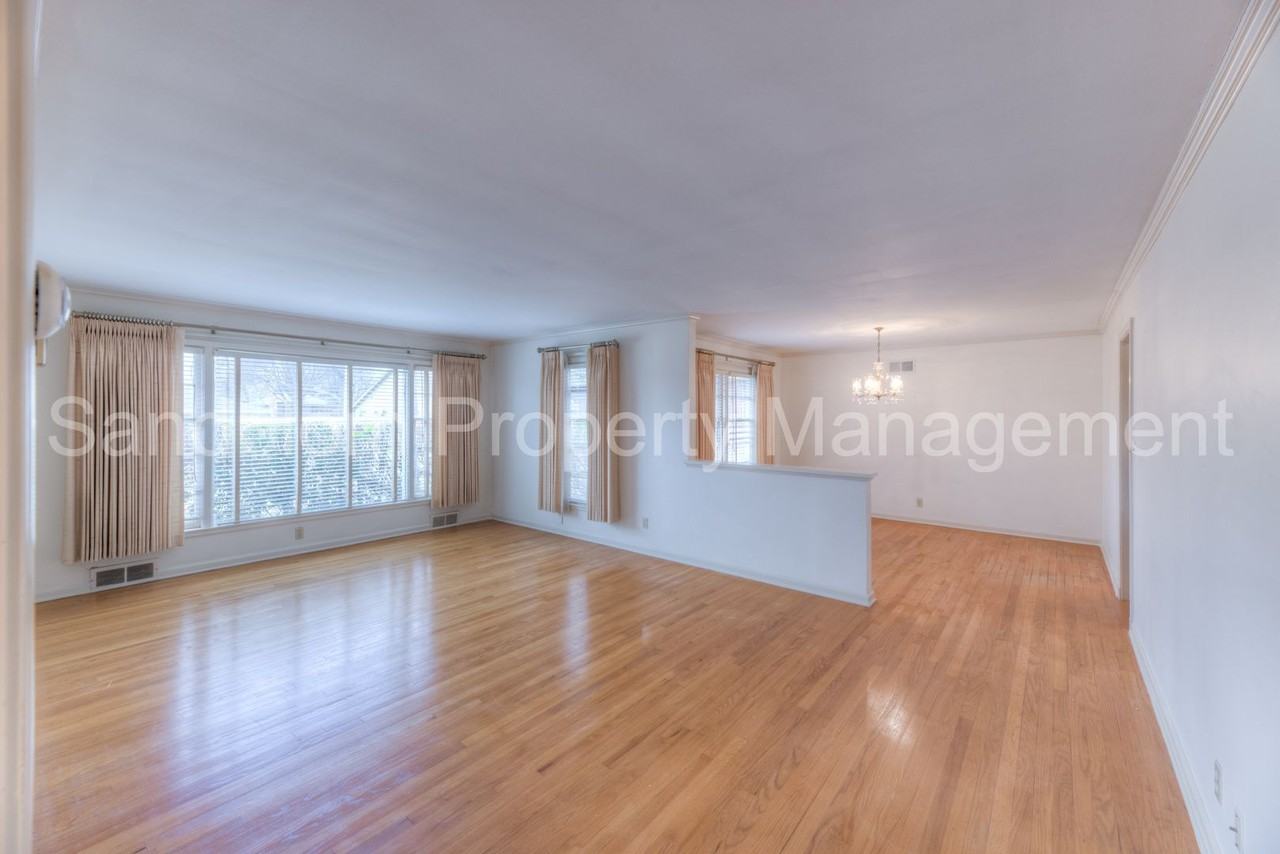 2830 E 28th St - Photo 7 of 28