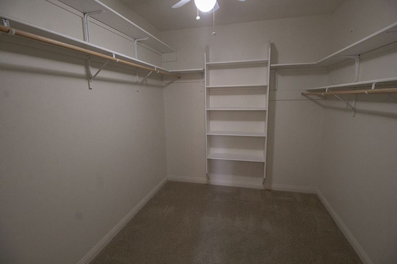 2302 Port Townsend Ct - Photo 3 of 42