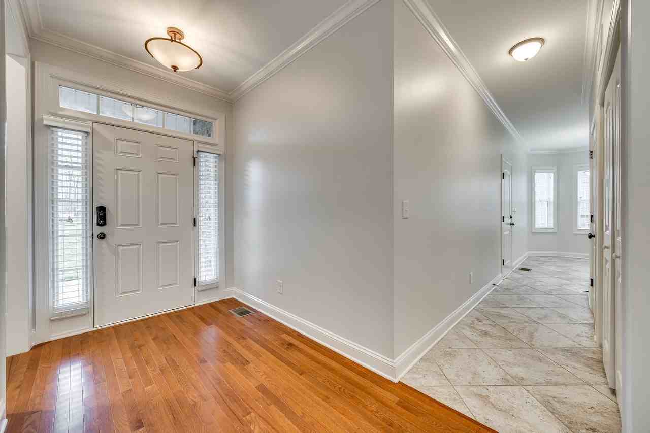 5511 Doe Creek Ct - Photo 3 of 39