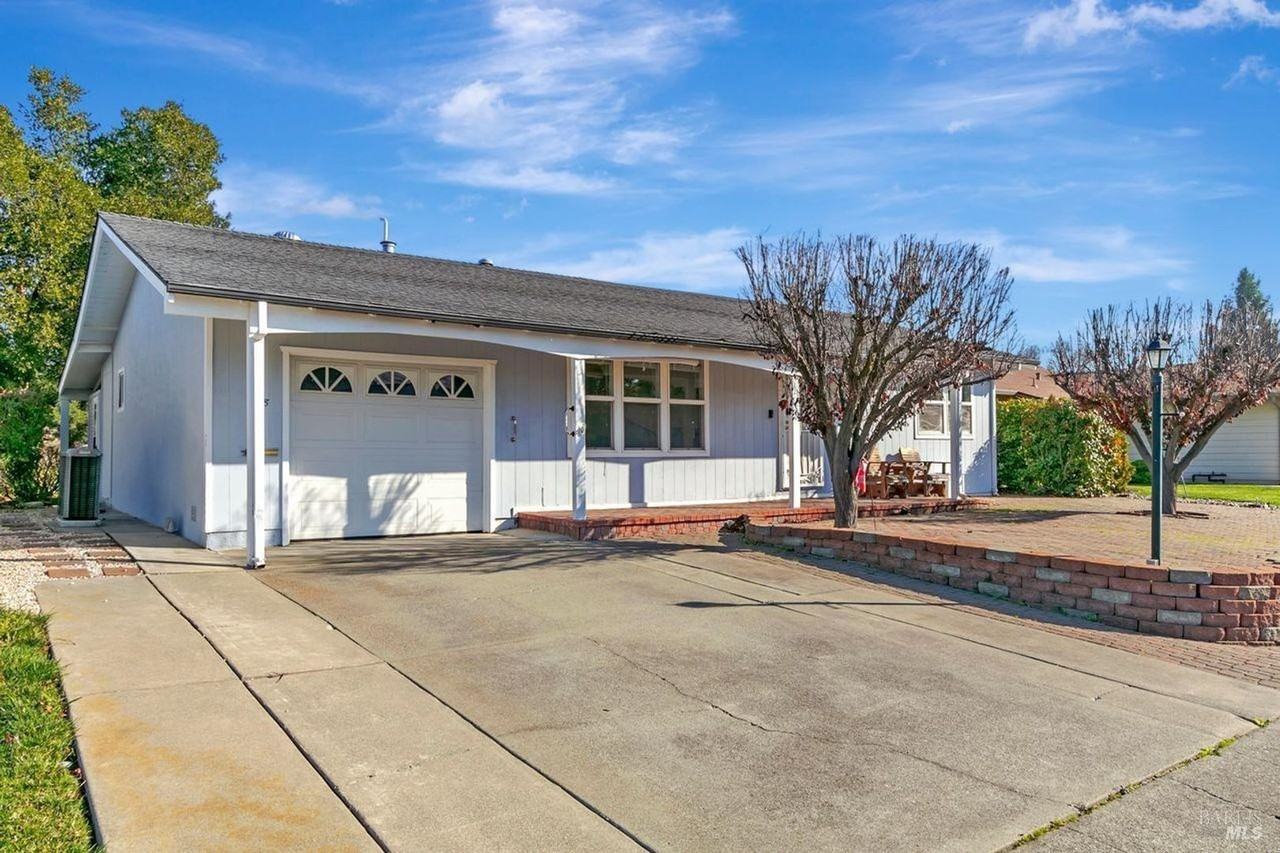 188 Glacier Cir - Photo 2 of 38