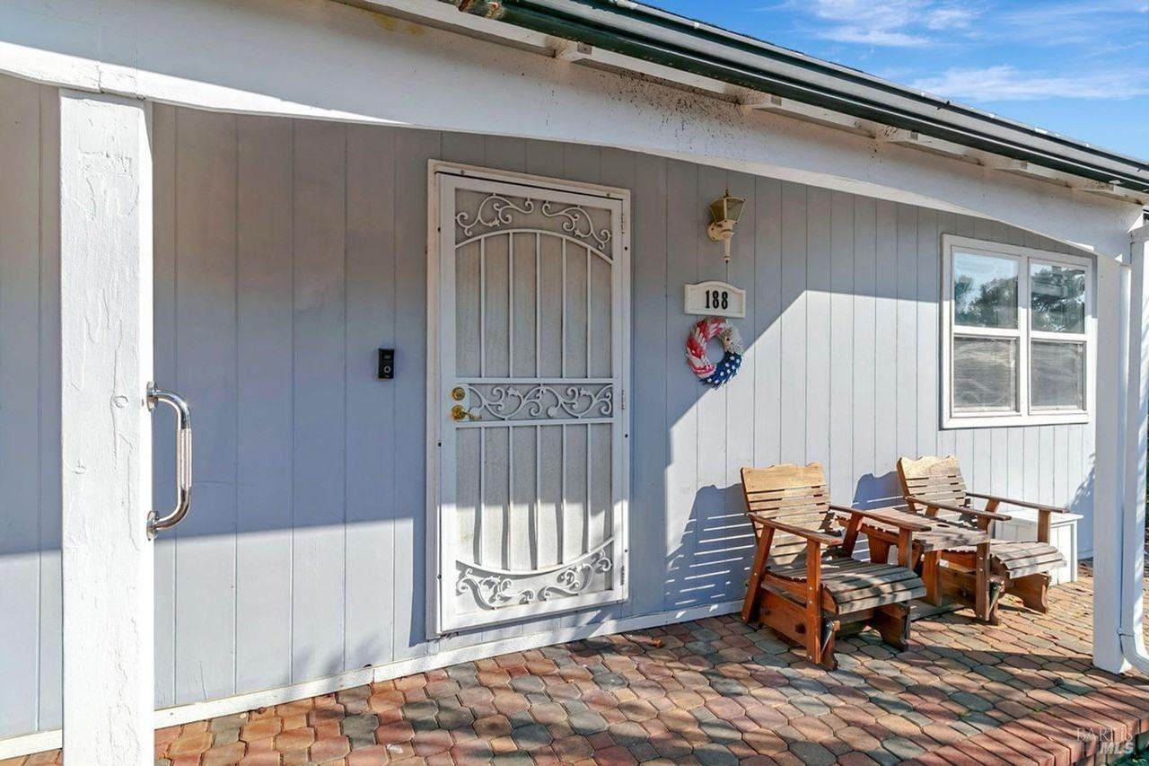 188 Glacier Cir - Photo 4 of 38