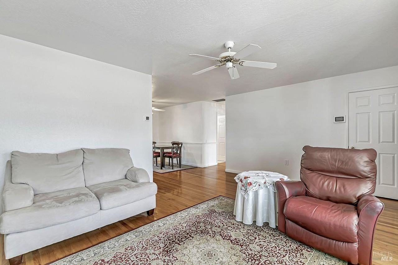 188 Glacier Cir - Photo 5 of 38