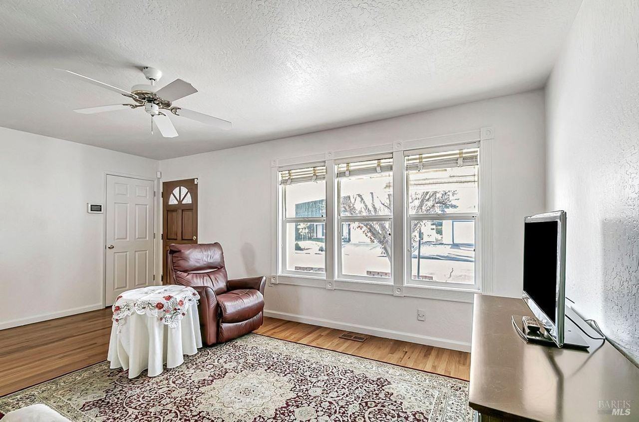 188 Glacier Cir - Photo 7 of 38