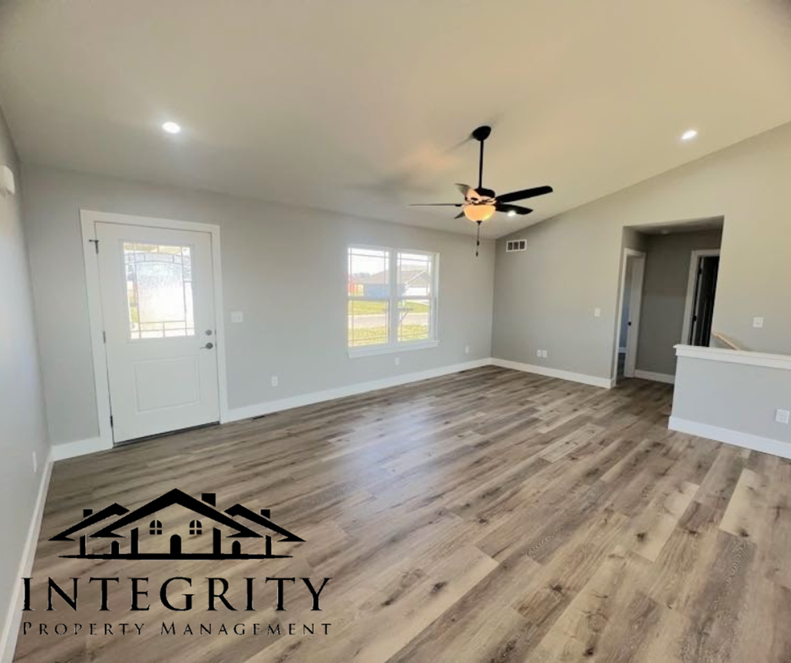 144 La Vista Drive - Photo 3 of 19