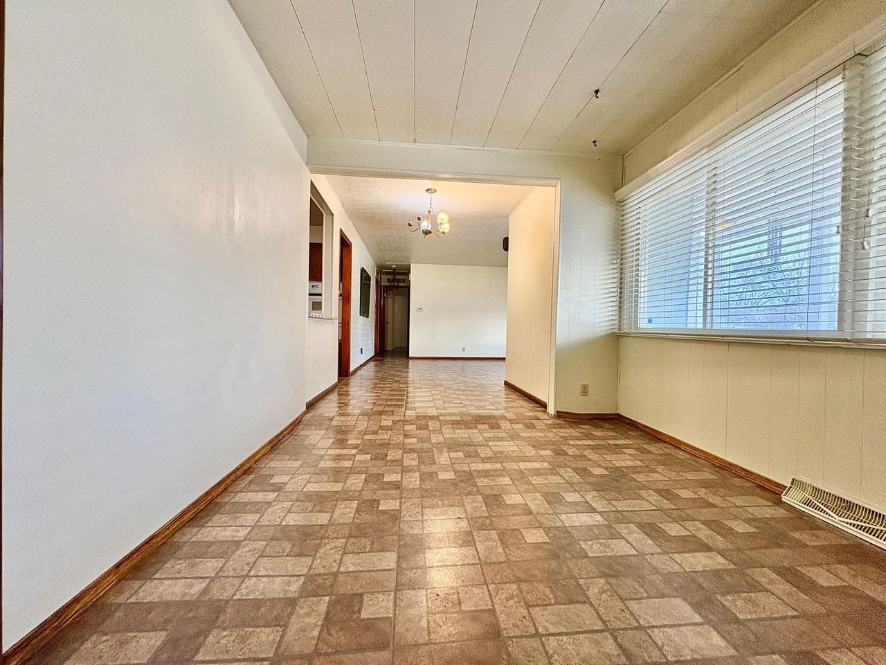 2915 Bryan St - Photo 3 of 26