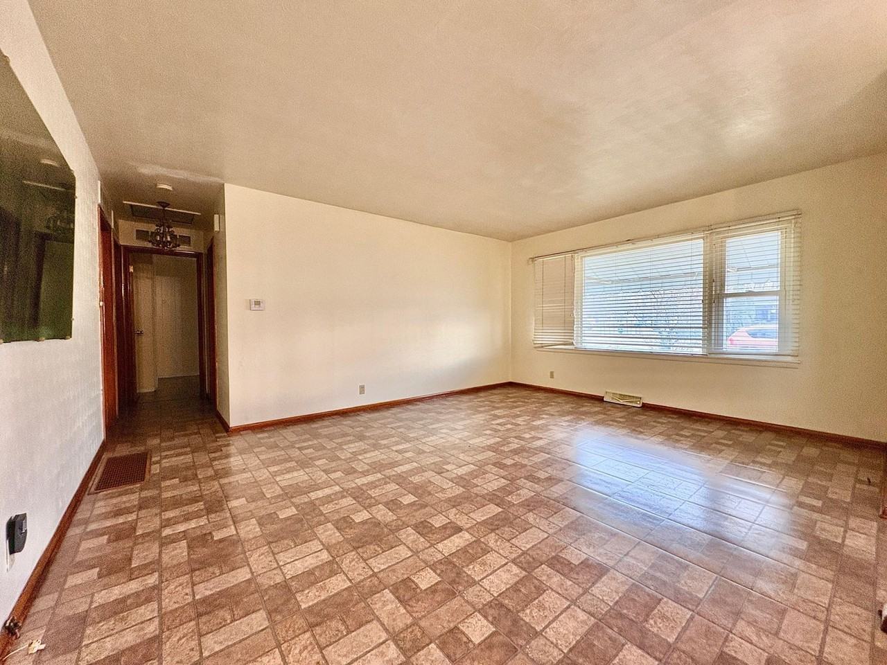 2915 Bryan St - Photo 4 of 26