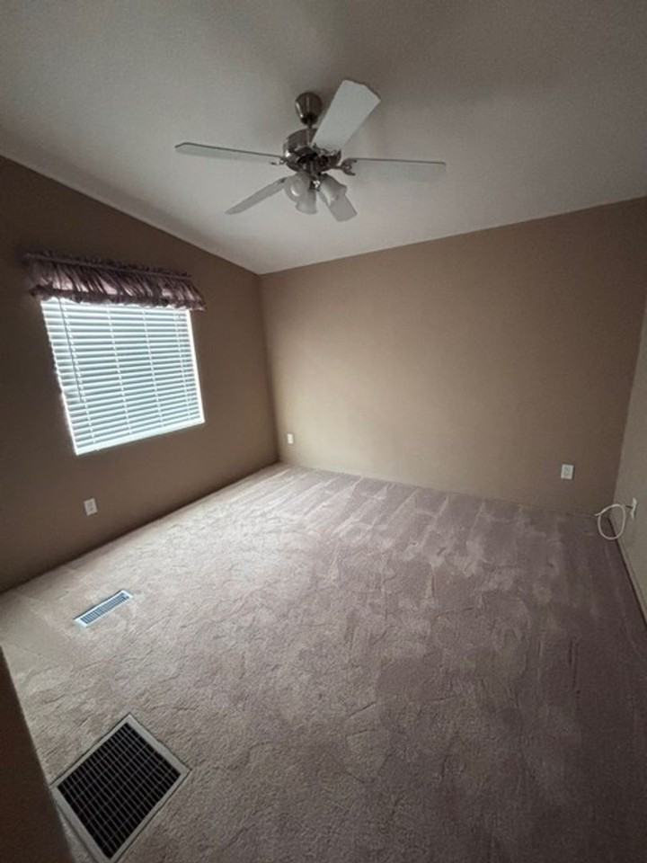 58979 Nelson Ave - Photo 7 of 29