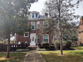 featured image of 414 S Washington St