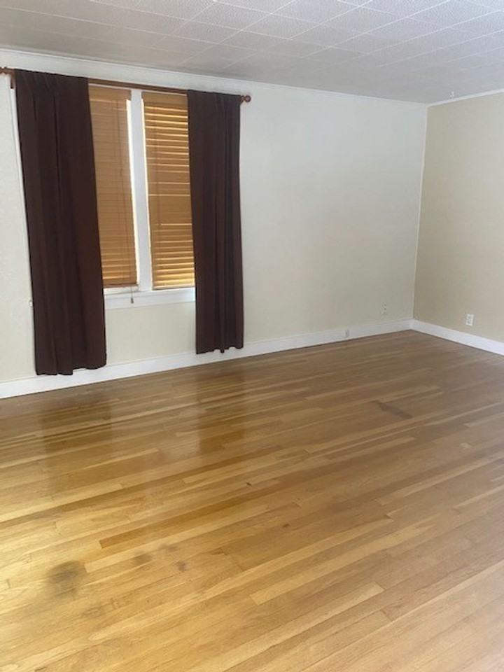 1436 Sargent Ave - Photo 4 of 25