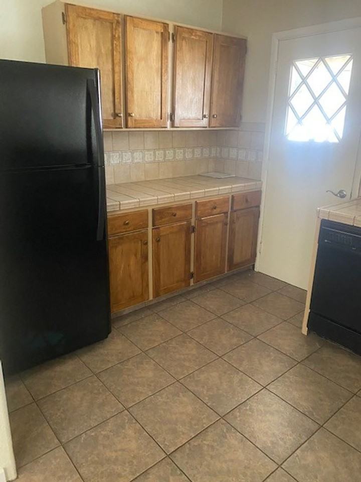 1436 Sargent Ave - Photo 7 of 25