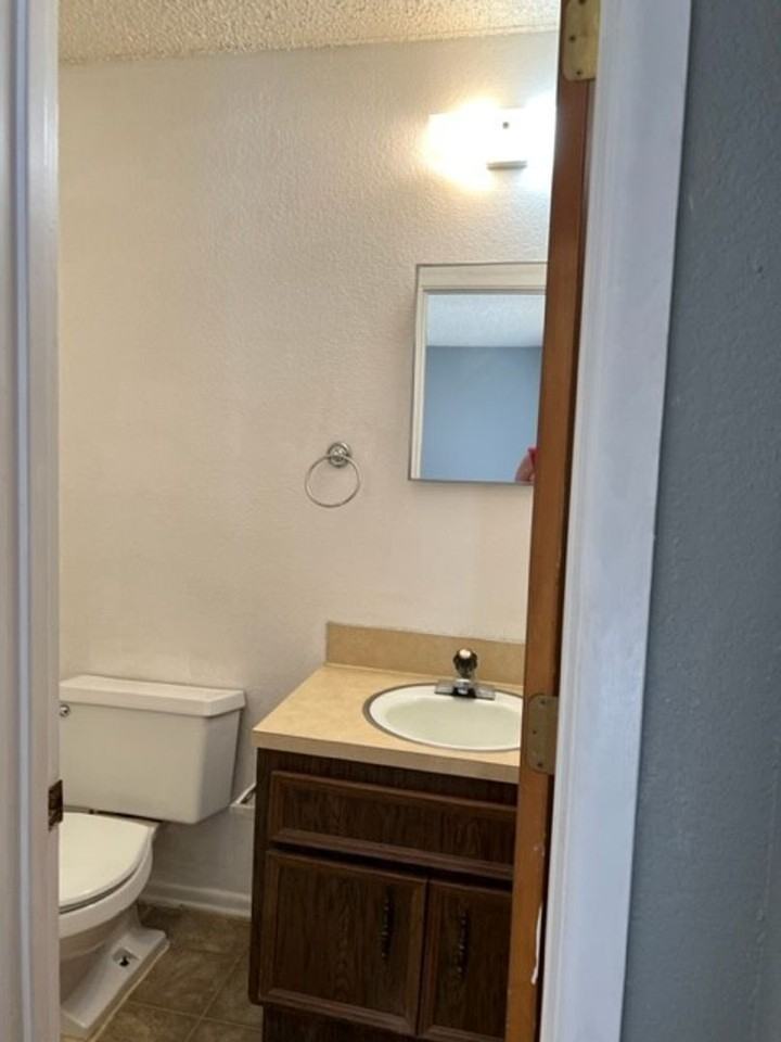 6505 21st St - Photo 2 of 9