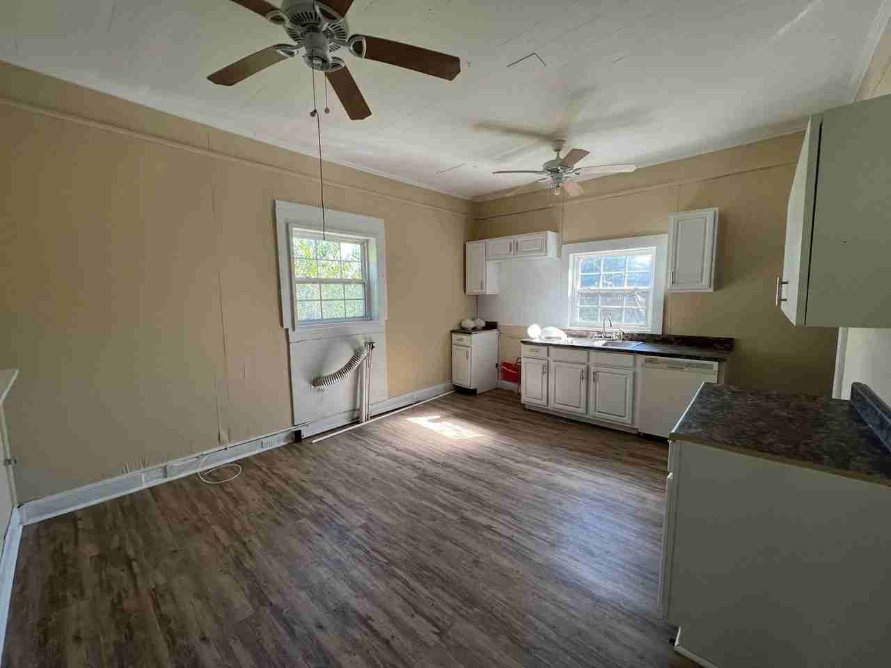 28 Maple St - Photo 2 of 7