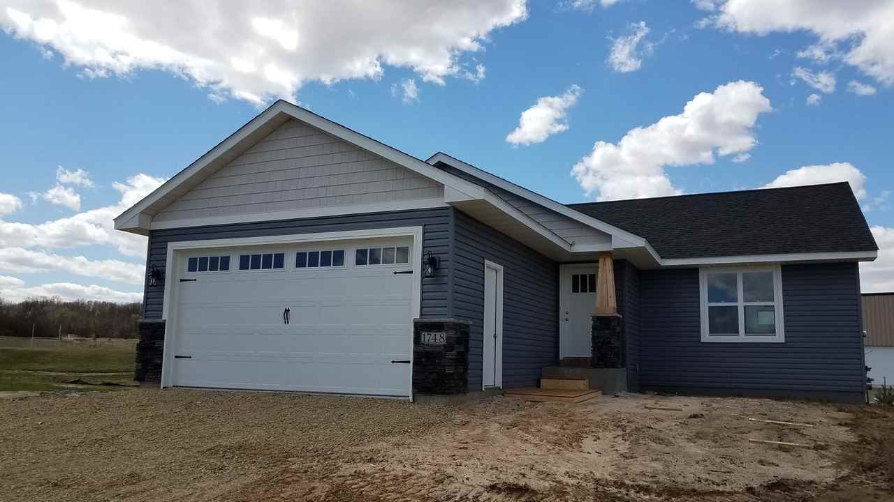 1748 Morning Glory Dr - Photo 2 of 26
