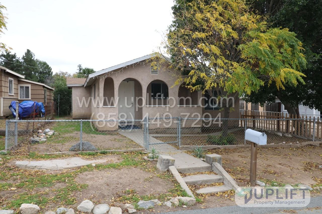 732 F St - Photo 2 of 13