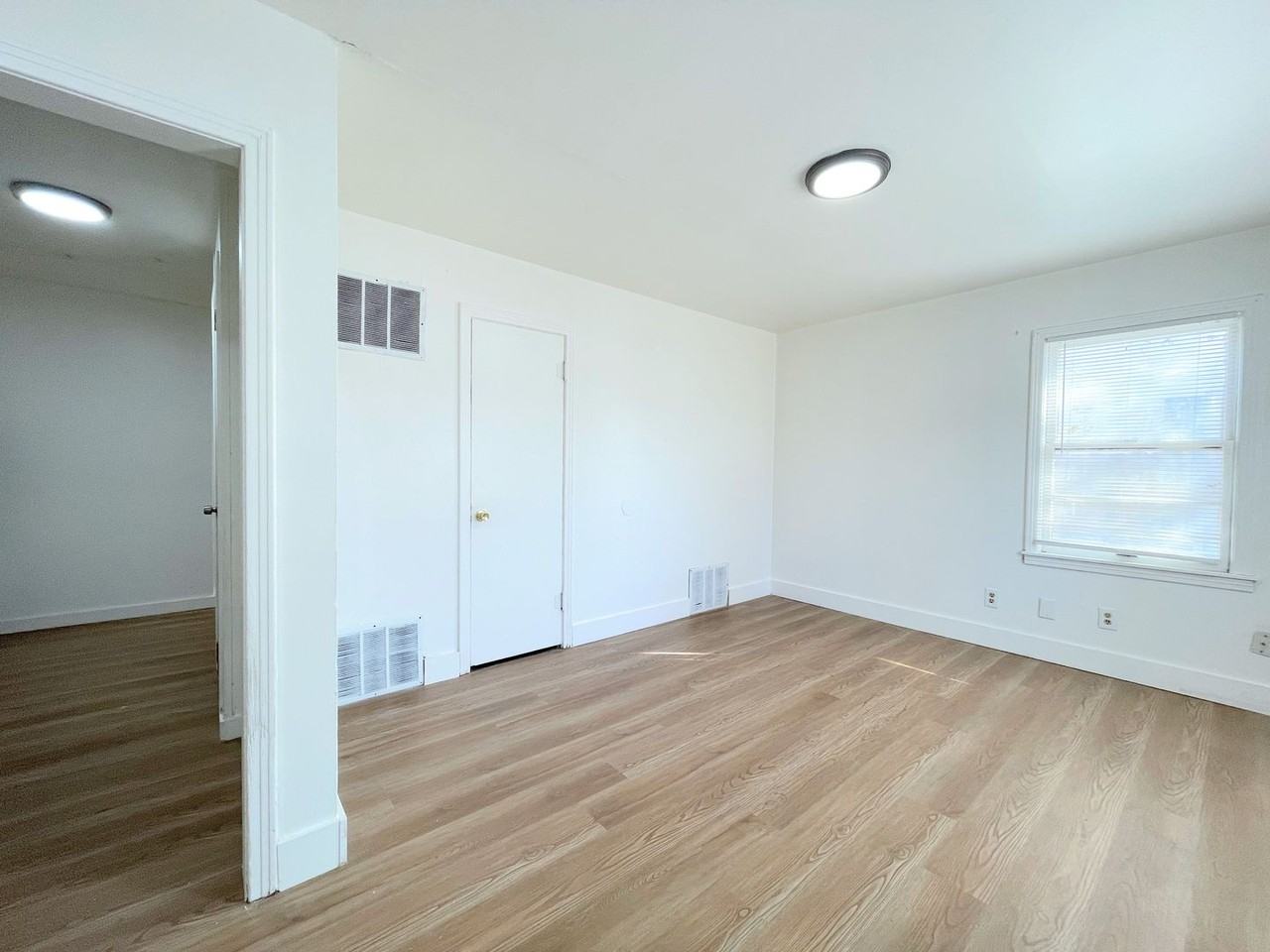 526 E 3rd Ave - Photo 2 of 8