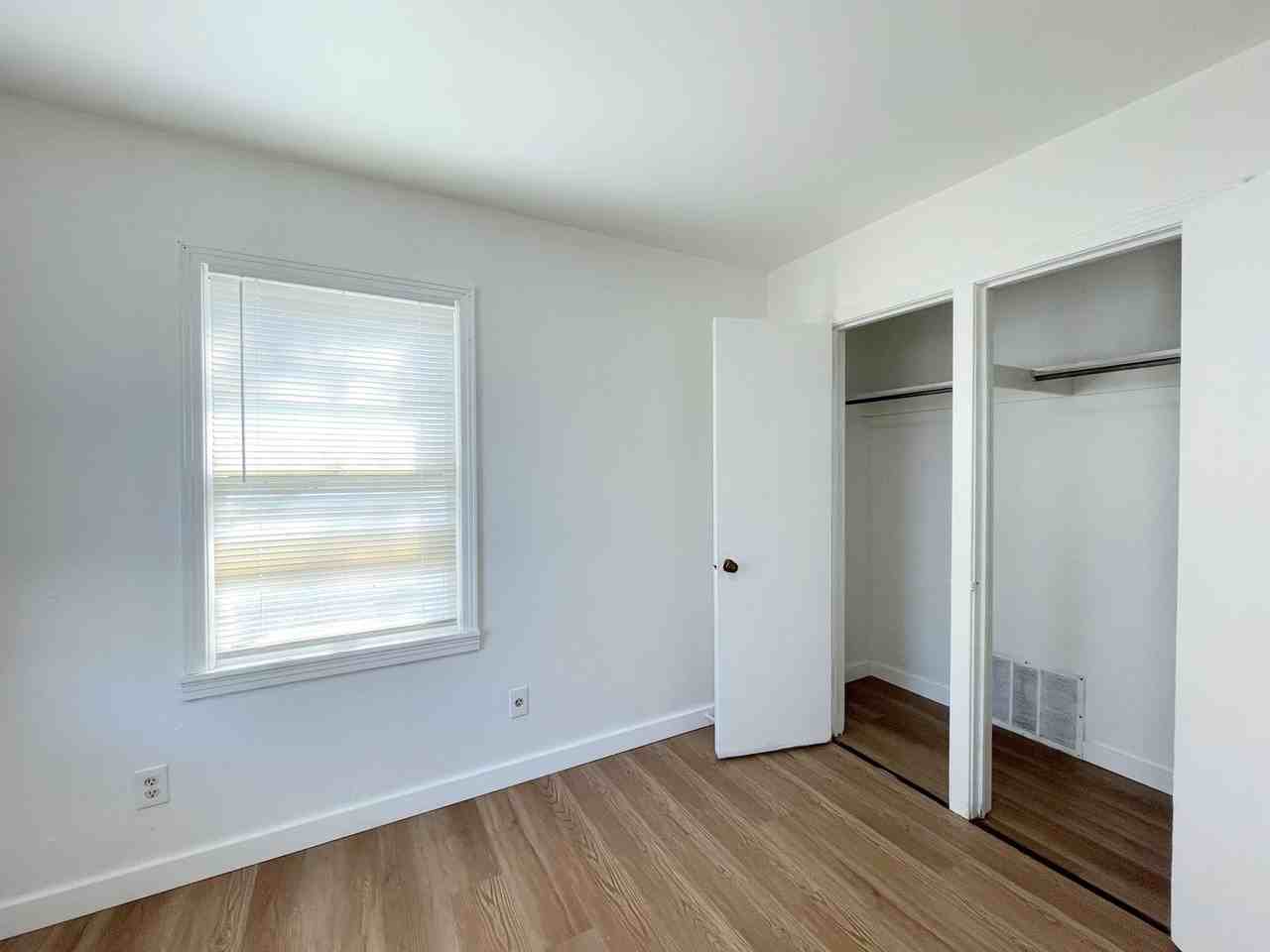 526 E 3rd Ave - Photo 6 of 8