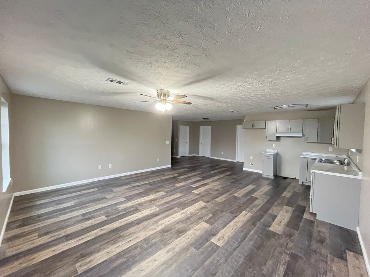 1184 Rosella Dr - Photo 2 of 9