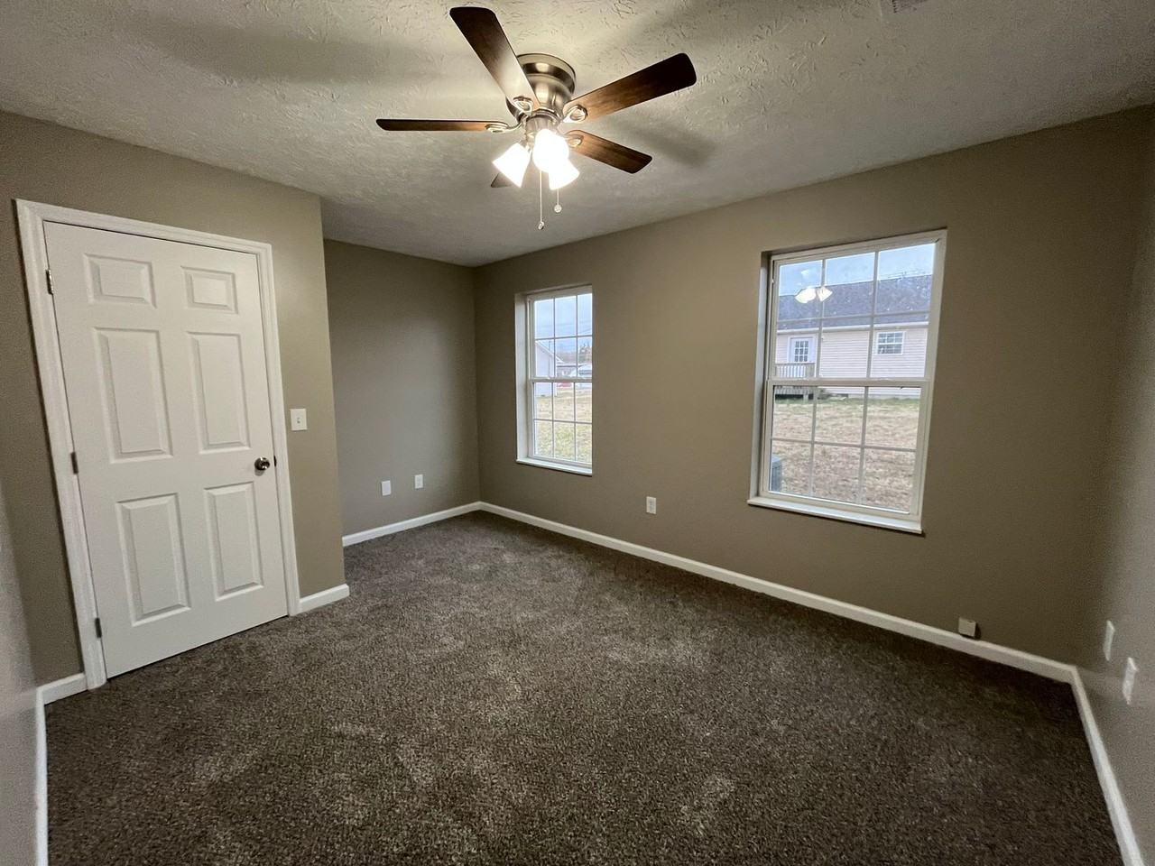 1184 Rosella Dr - Photo 6 of 9