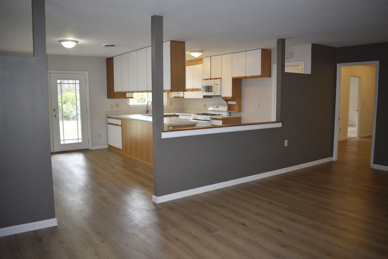 2012 Polley Dr - Photo 4 of 20