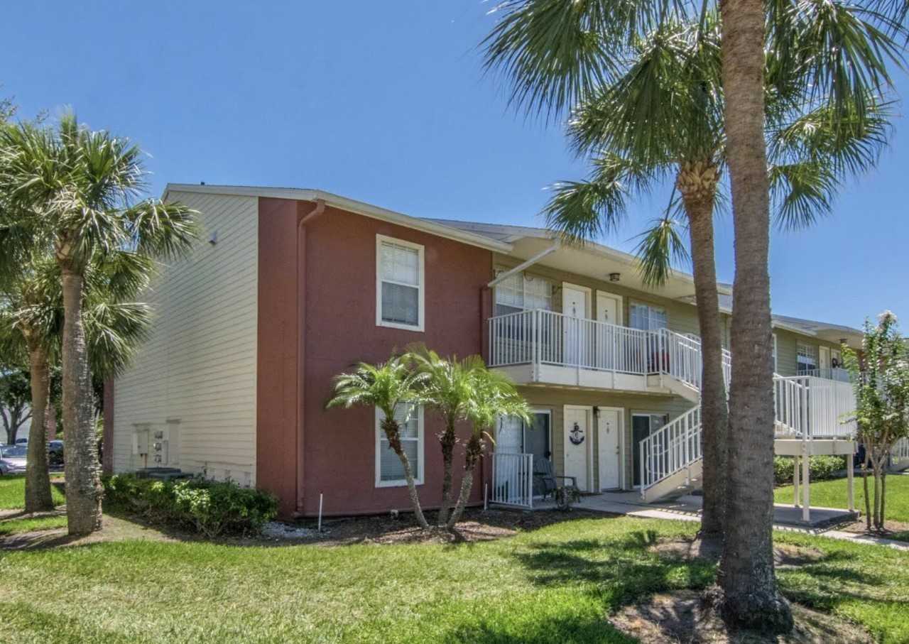 220 Lake Parsons Green #204