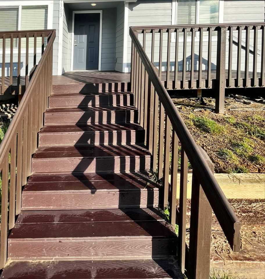 1303 Bayne St - Photo 3 of 21