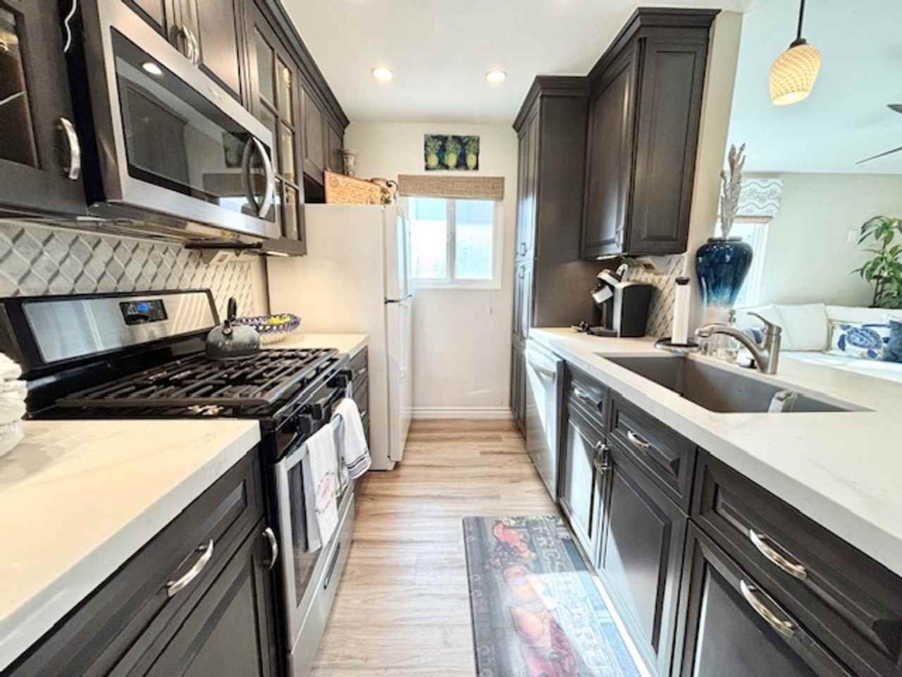 3721 Sunset Ln - Photo 3 of 26