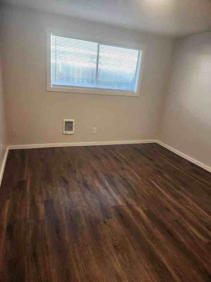 230 Beatty St #2 - Photo 6 of 6