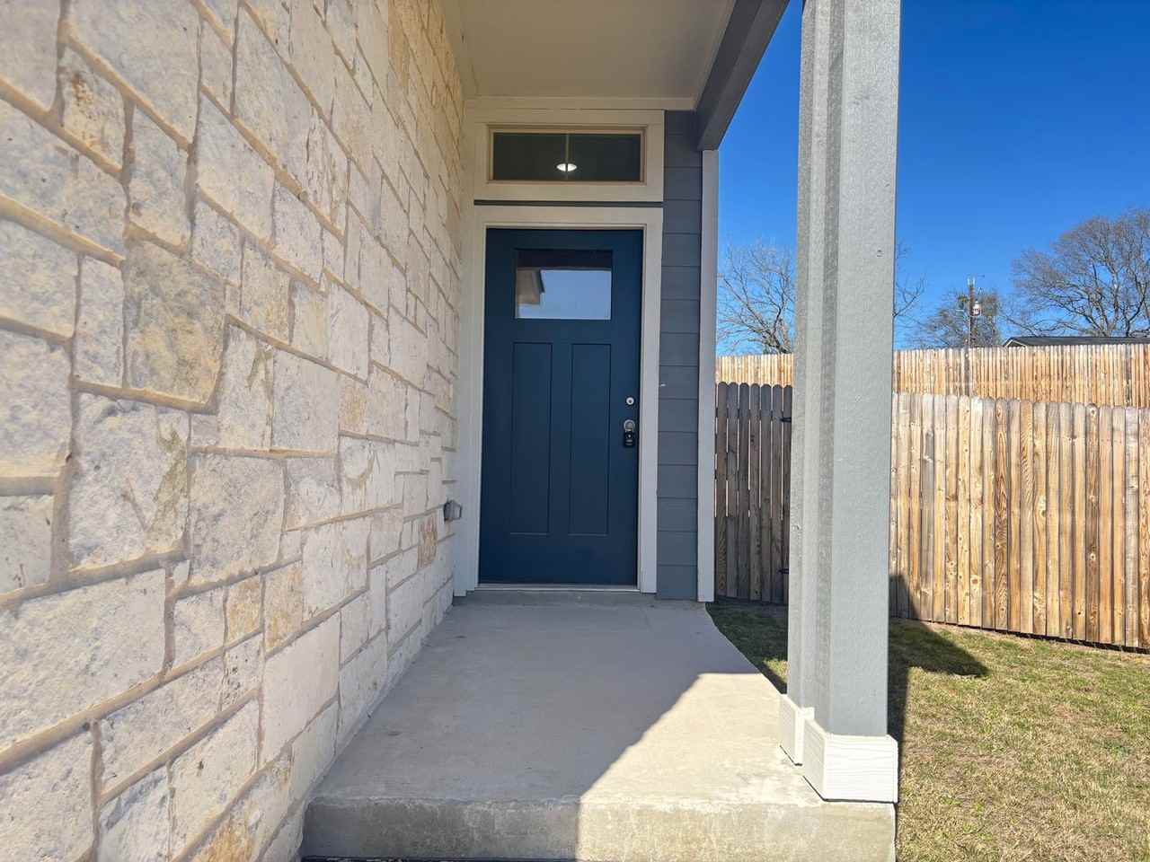 330 Caleb Ct - Photo 3 of 38