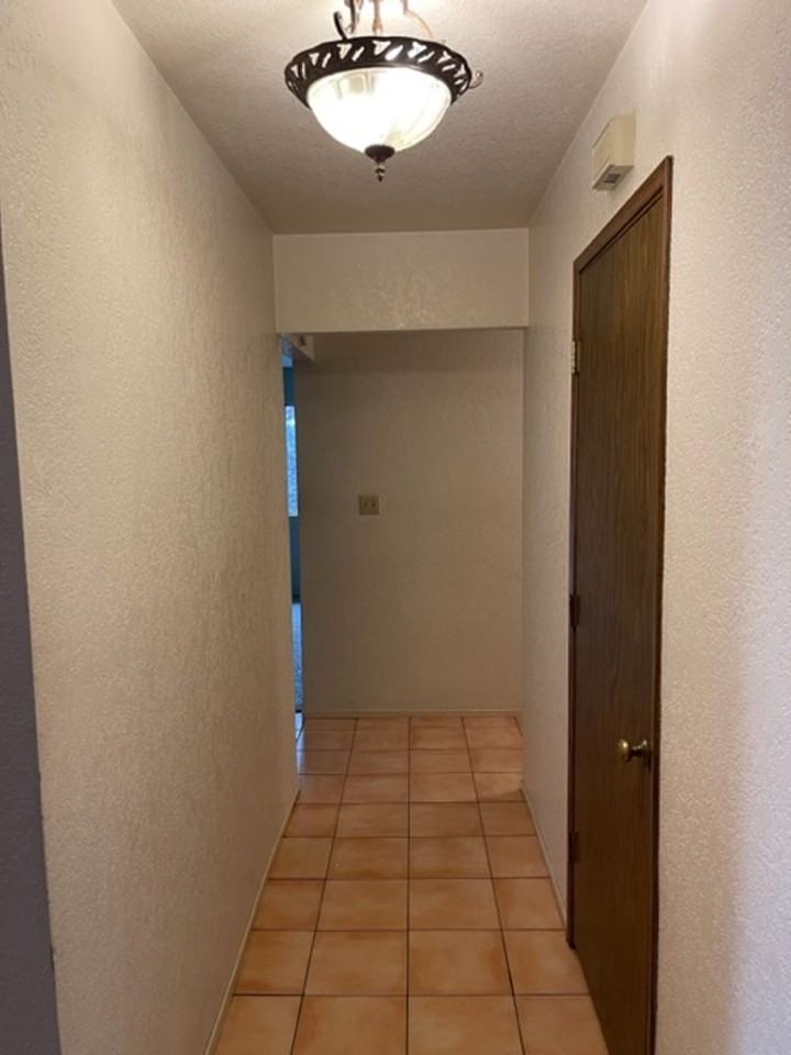 151 Woodcliff Dr - Photo 3 of 18