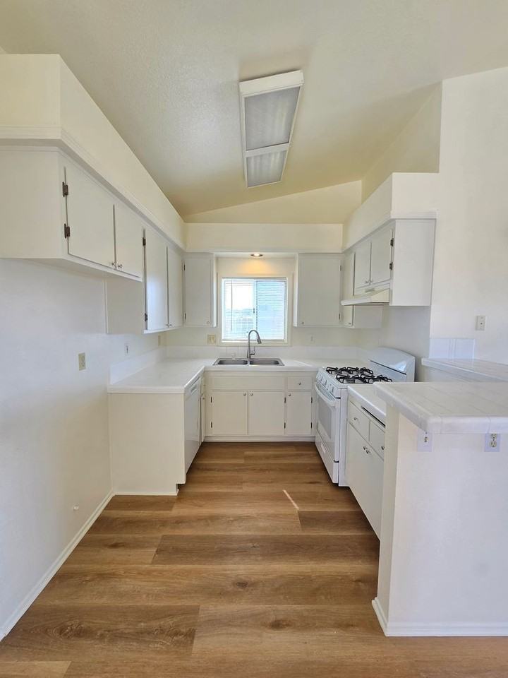 21411 Hacienda Blvd #C - Photo 5 of 16