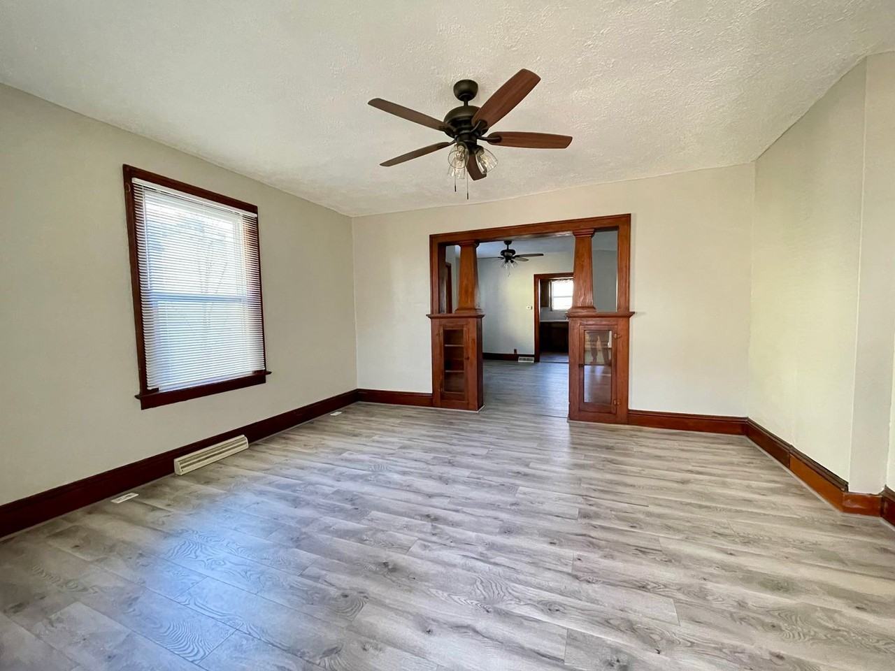 610 W Main St - Photo 4 of 10