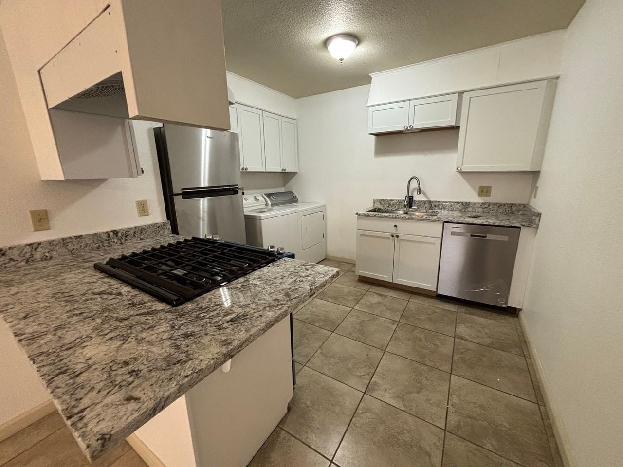 503 W Spruce St - Photo 3 of 11