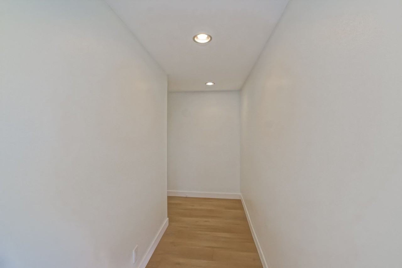 1720 Ardmore Ave #301 - Photo 6 of 33