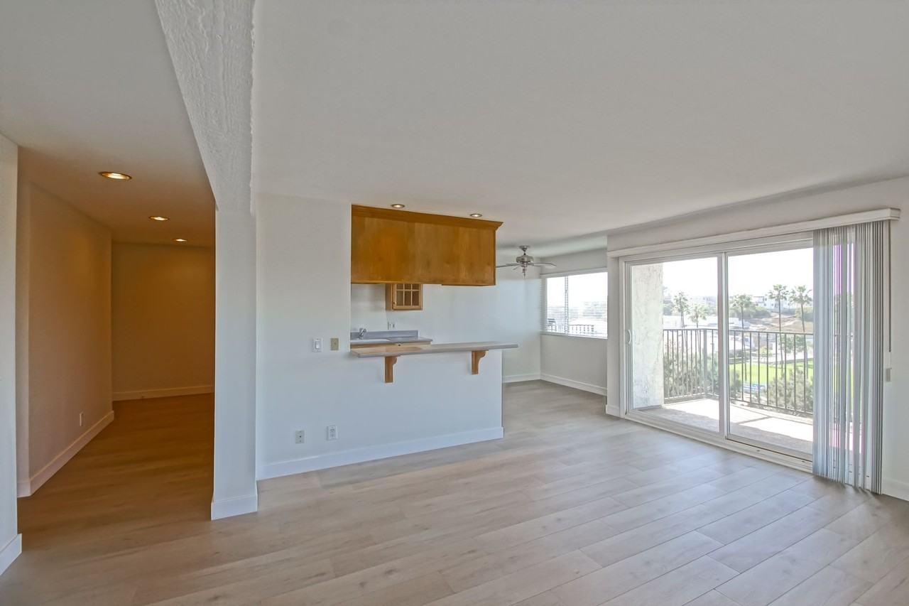 1720 Ardmore Ave #301 - Photo 7 of 33