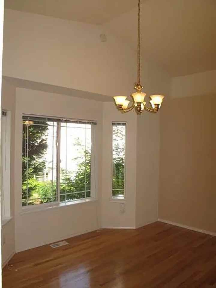 816 N 145th Ct - Photo 5 of 16