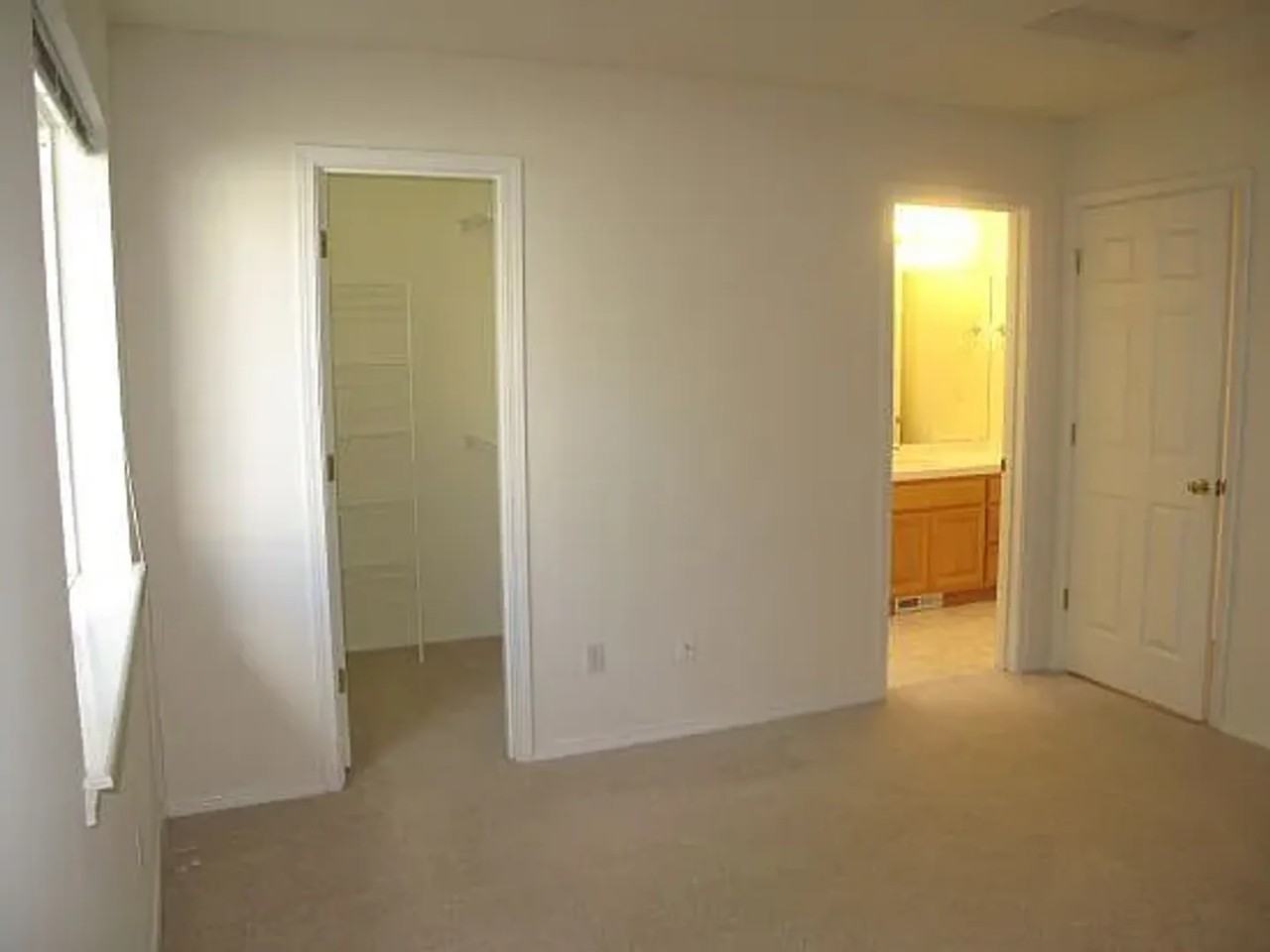 816 N 145th Ct - Photo 7 of 16