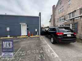 featured image of 17 S College Ave