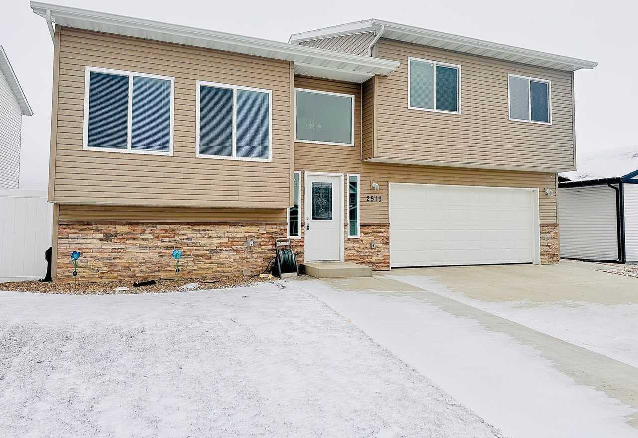 2513 Ivory St - Photo 2 of 29